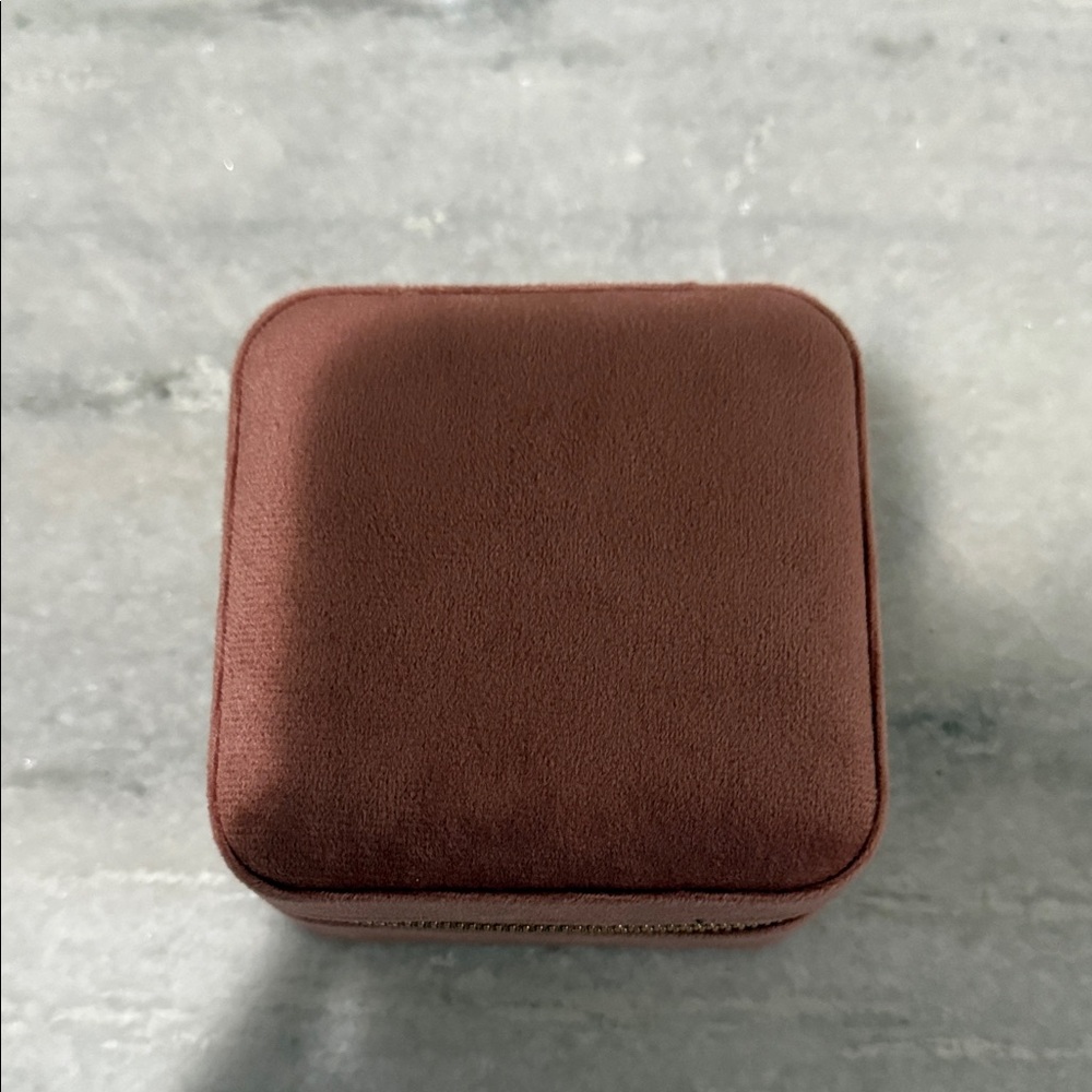 Jewelry Travel Case — Compact velvet Organizer